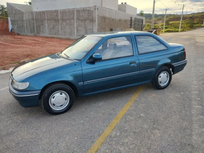 Volkswagen Logus 1.8 / CLI / CL (álcool) 1994