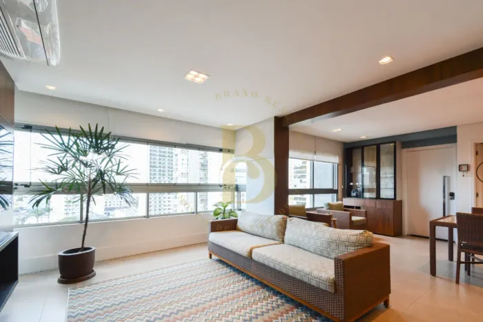 Apartamento à venda na Vila Clementino, com 3 suítes e 3 vagas.
