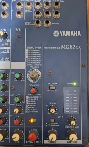 Vende-se mesa de Áudio da Yamaha com Efeitos<br>Funcionando perfeitamente