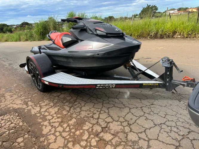 ? Vendo Jet Ski GTI 170 2022 + Carretinha Goiana