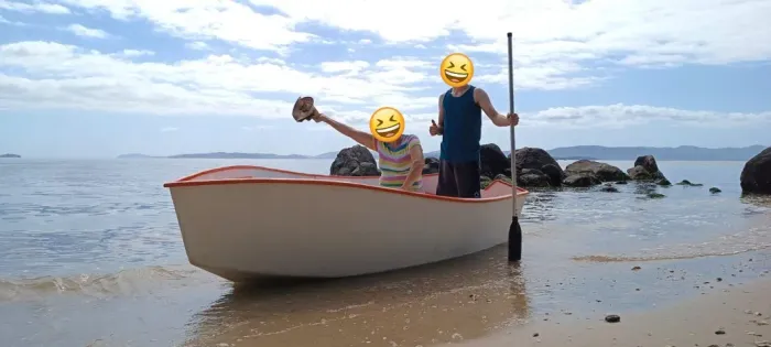 Barco resistente para pesca