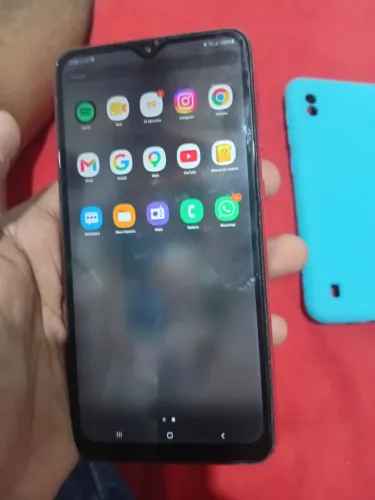 Samsung a10. 300,00 reais