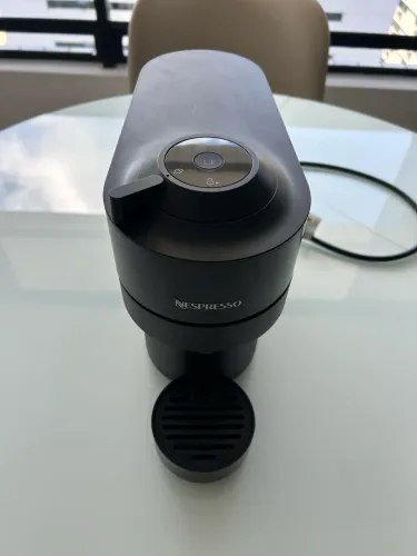 MÁQUINA DE CAFÉ - NESPRESSO VERTUO POP PRETA
