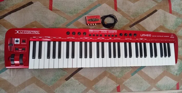 Controlador Behringer + Placa de áudio + Packs de Timbres