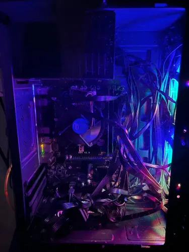 ? PC Gamer Completo (CPU) Intel i3 + SSD + 8GB + Gabinete RGB - Muito Rápido