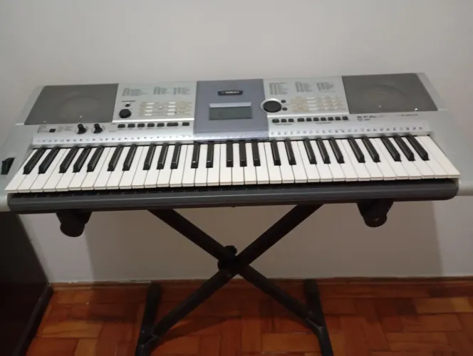 Teclado Yamaha PSR E403