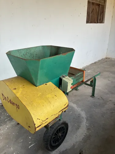 Ensacadeira de silagem