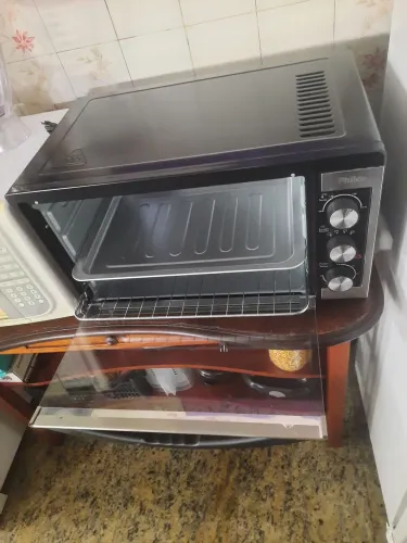 FORNO PHILCO GIGANTE TEM 50 LITROS DE CAPACIDADE SUPER NOVO USADO APENAS VEZES BANDEJAS