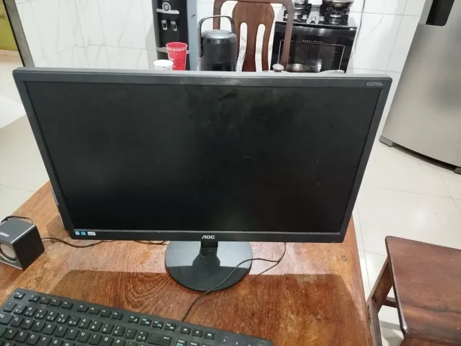 VENDO KIT, MONITOR, TECLADO, MOUSE E CAIXINHA DE SOM