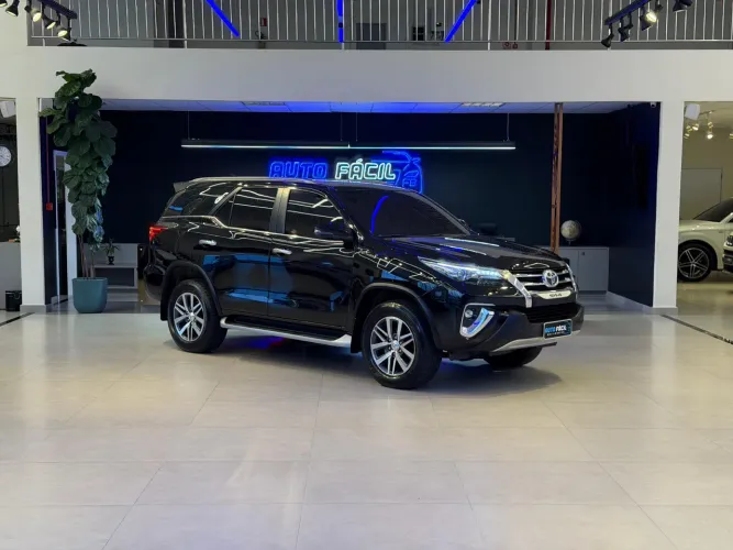 Toyota Hilux SW4 SRX 4X4 2.8 TDI 16V Dies. Aut. 2019