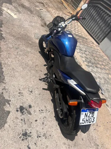 VENDE-SE CB300
