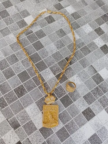 Vendo cordão de moeda antiga novo, não uso!