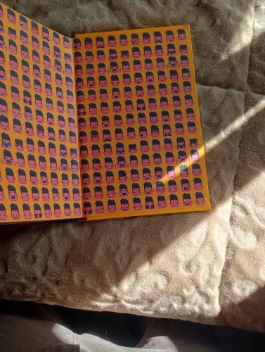 Vende-se livro do Felipe Neto com poster autografado
