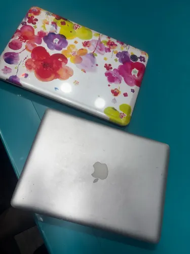 MacBook e notebook em peças 