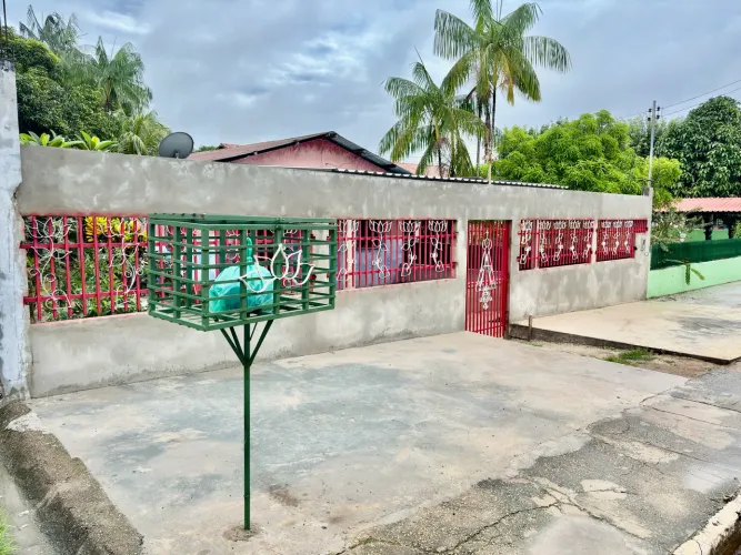 CASA A VENDA , NÃO TROCO , AVISTA