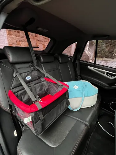 Vendo kit cadeirinha de carro + bolsa de transporte pet