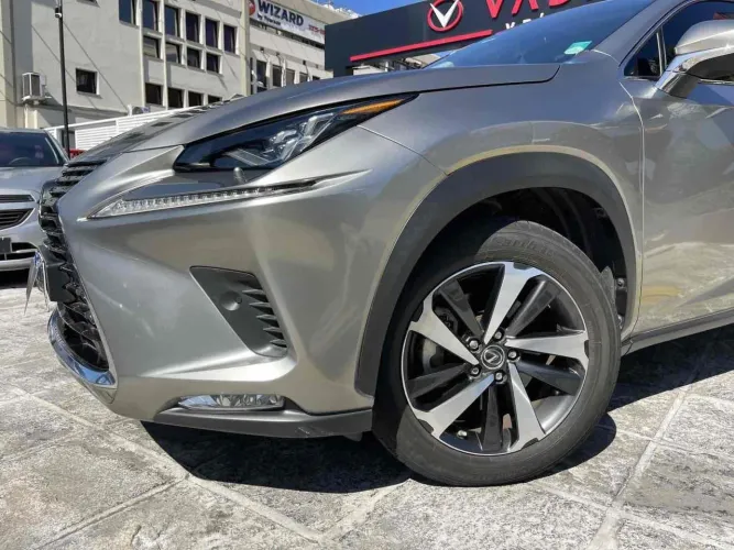 Lexus NX-300 H Luxury 2.5 16V Aut. 2020