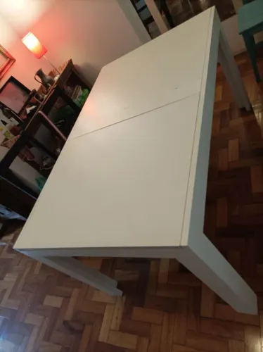 Mesa estensível em laca branca da Etna