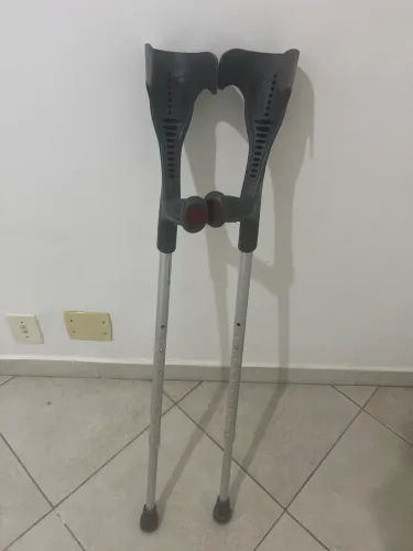 muletas canadenses articuladas da marca Mercur.