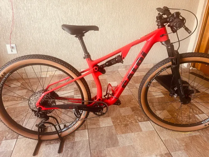 Caloi Elite Full Aro 29 TAM 15 | Reba | Freio XT 4 Pistões | SLX 12v | Setup XCM
