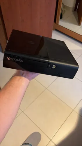 Xbox 360 500 GB destravado, kinect e controle