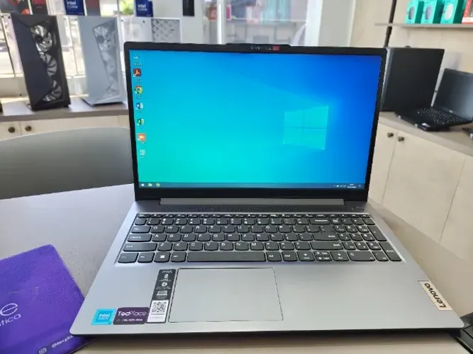 Notebook Lenovo Ultrafino IdeaPad 3i Celeron 4GB DDR5 4800MHz 128GB SSD 15.6" Windows 10
