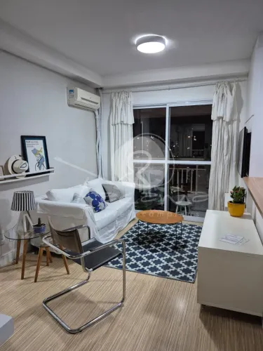 Apartamento para venda no Cambuí, Living 2 ambientes com ampla sacada, 2 quartos sendo 1 s