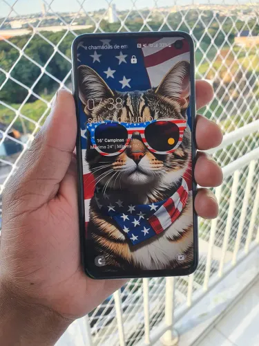 Galaxy S10e