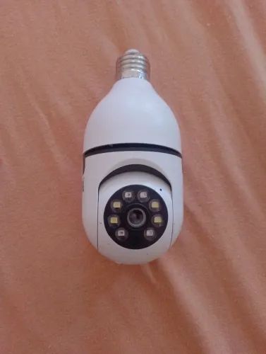 Camera yoosee que coloca em bocal de lâmpada