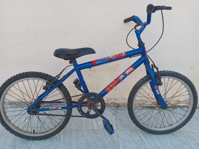 Vendo bicicleta infantil usada, 6 a 10 anos ( criança)