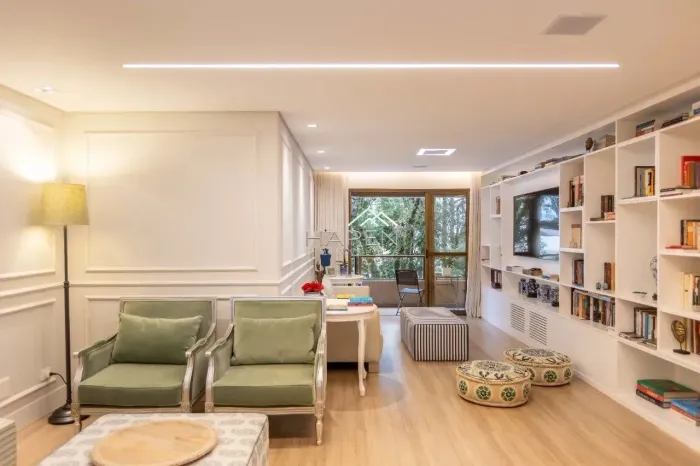 Apartamento mobiliado à venda no Bigorrilho