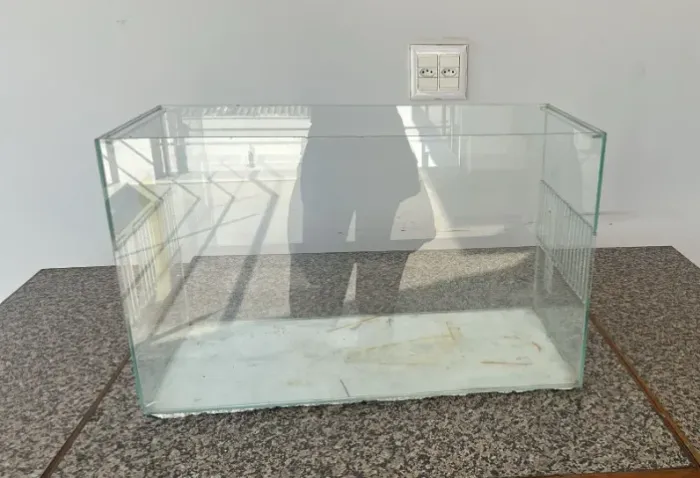 Terrário (60 x 26 x 37)