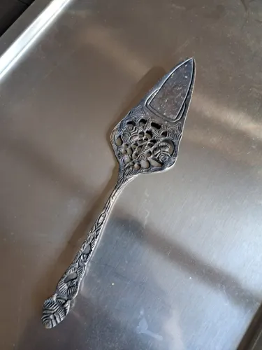 Espátula para bolo em prata antiga trabalhada
