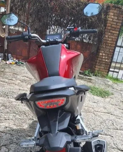 VENDO MOTO CB 300 TWISTER 25/26