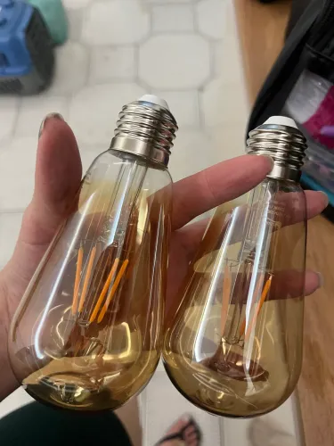 Lâmpadas de led amarelas novas