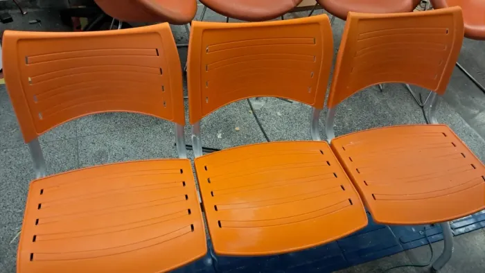 Longarina três lugares laranja
