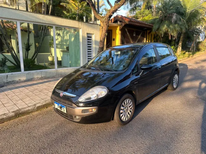 Fiat Punto Essence 1.6 Flex 16V 5P 2013