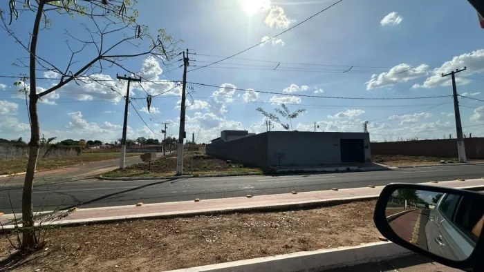 Vende-se terreno na Av.Piauí- Timon