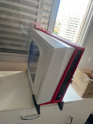 Gabinete Corsair vermelho e branco 