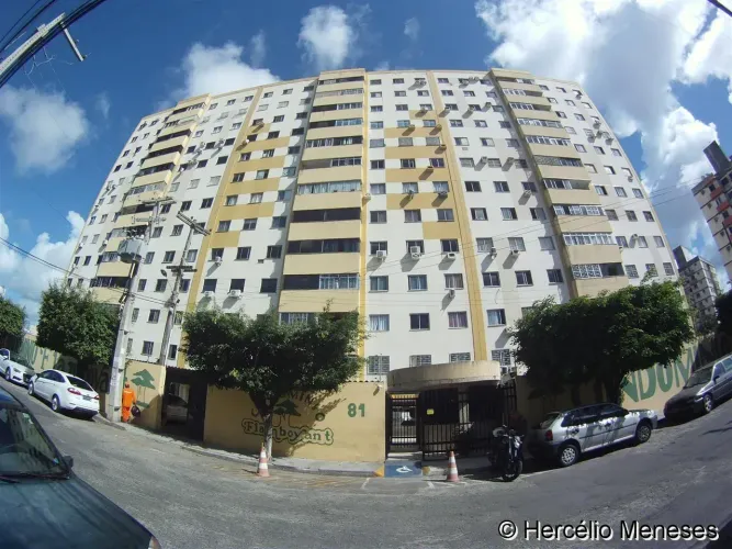 Imóvel para aluguel tem 95 metros quadrados com 3 quartos em Luzia - Aracaju - SE