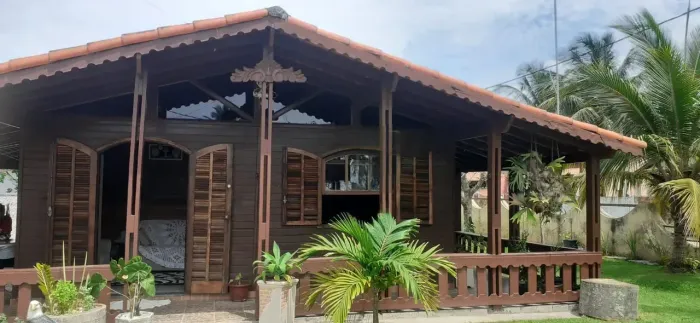 LINDA CASA DE MADEIRA VISTA PRA LAGOA em Praia Seca - Araruama - RJ