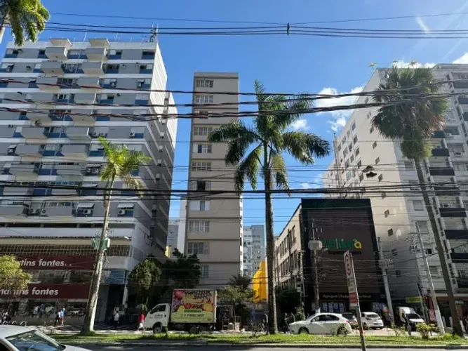 Apartamento 2 dormitórios elevador coração Gonzaga Santos frente próx Praça Independênci