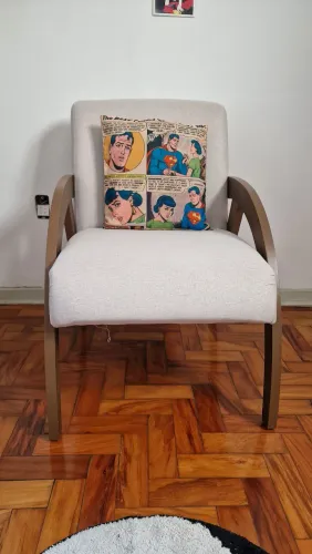 Poltrona Duda Linho e Madeira - Design Clean (Impecável)
