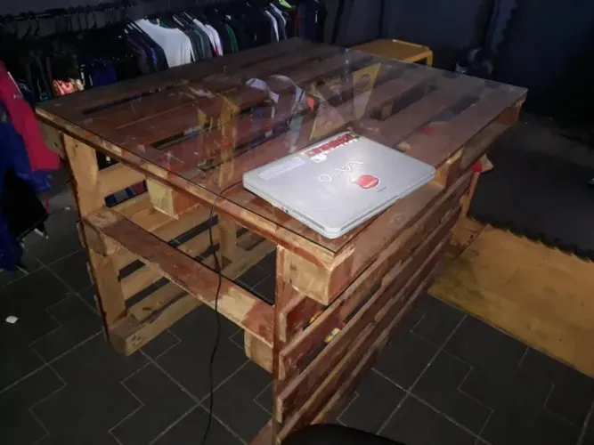 Vendo Móveis rústicos para loja / boutique