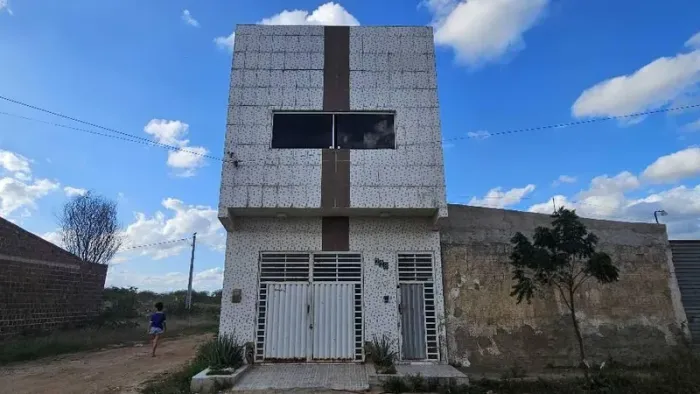 Casa 176m² com Terreno 63m² | Santa Cruz do Capibaribe-PE | Dona Dom | Financiamento até 4