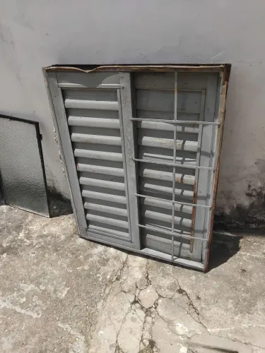 Janelas 50 reias cada pra levar logo