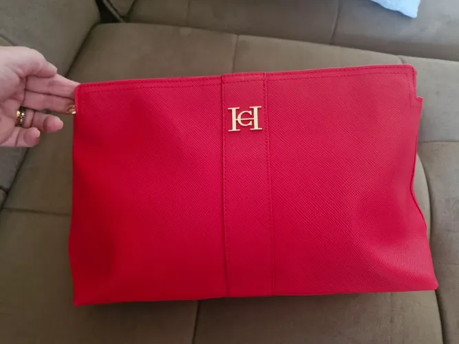Bolsa/ necessaire Carolina Herrera nova!