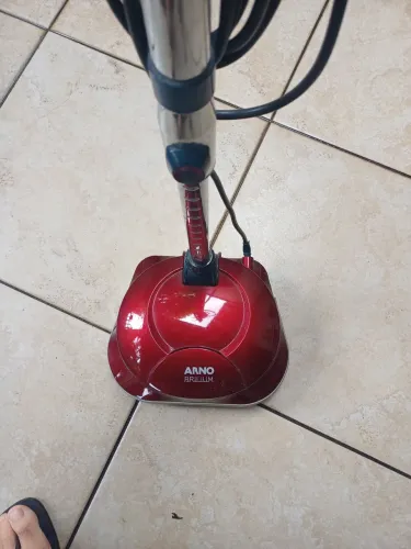 vendo uma  enceradeira arno  220v/200w/2.200rpm 