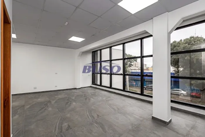 Sala comercial 04 para locação no Novo Mundo