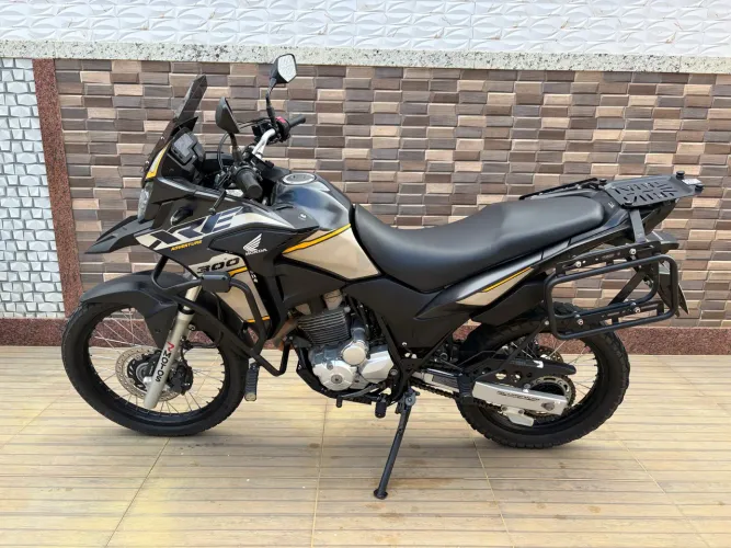 XRE 300 adventure